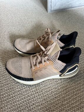 Adidas Ultraboost 19 pale nude and black